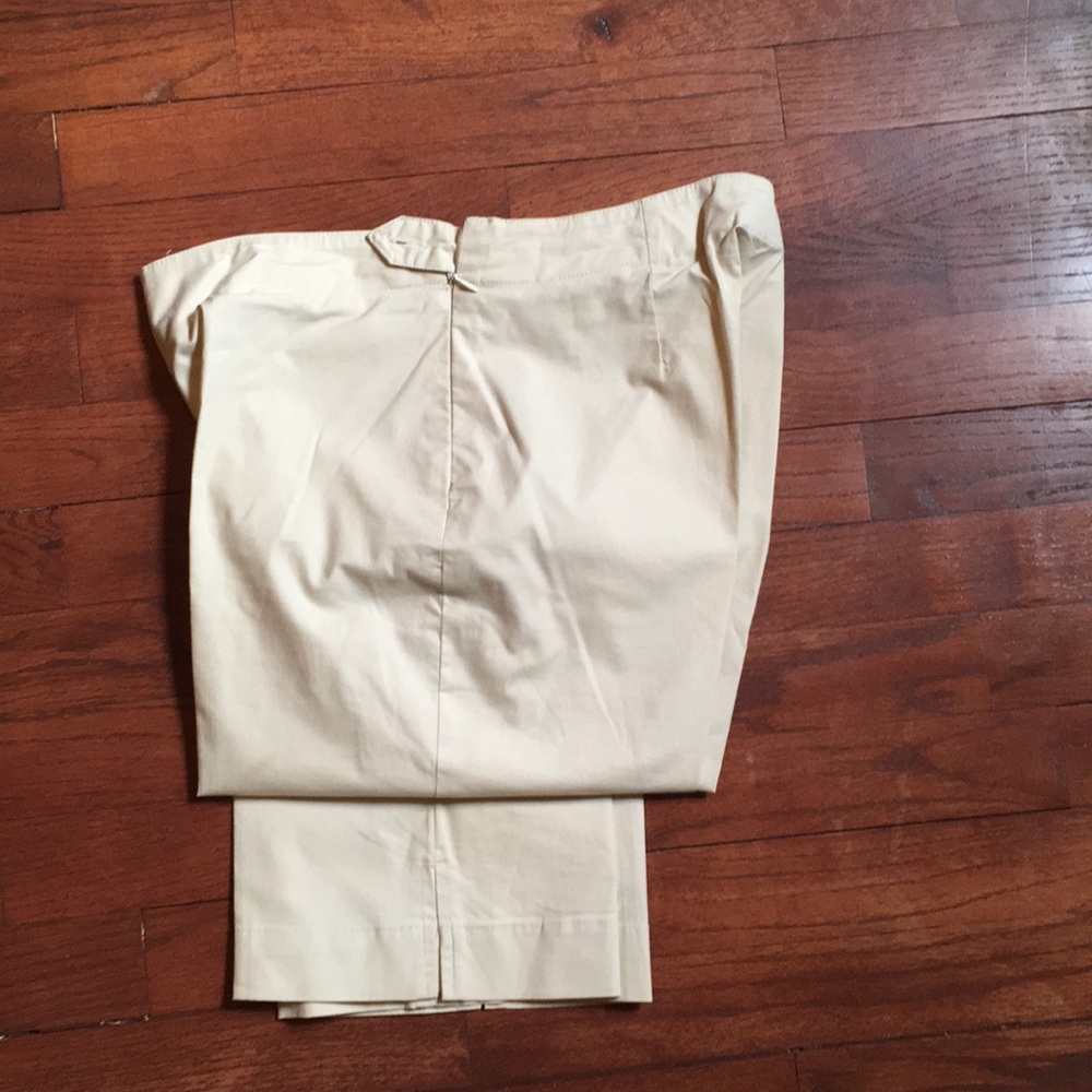 Beige Gap capris